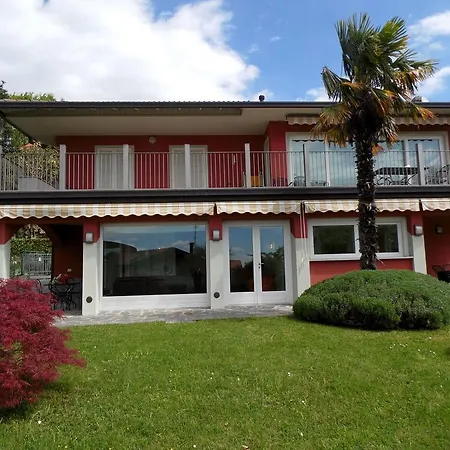 Villa In Barasso Near Lake Varese 빌라 *